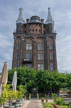 Schöner industrieller Wasserturm in Dordrecht
