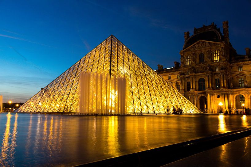 Louvre Museum by Hello Pompoyo