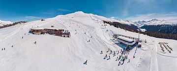Ski piste Clavadeler Alp, Davos, Graubünden, Zwitserland van Rene van der Meer