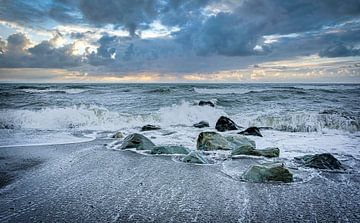 Rocks in the surf by Rietje Bulthuis