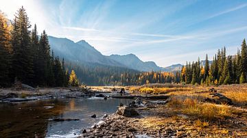 Ruisseau tranquille dans la vallée des Rocheuses, Canada sur Joost Winkens