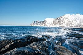 Duivelspieken bij Senja in de winter van Leo Schindzielorz