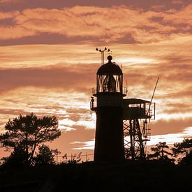 vlieland lighthouse by hein van houten