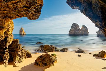 La côte rocheuse de l'Algarve sur Uwe Merkel