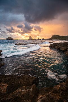 Pointes des colibris, falaise rocheuse dans la mer en Guadeloupe sur Fotos by Jan Wehnert