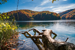 Plitvicer Seen und Wasserfälle im Herbst