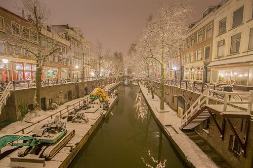 Oudegracht in de sneeuw