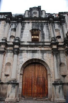 Churchdoor in Antigua Guatemala by Carolina Vergoossen