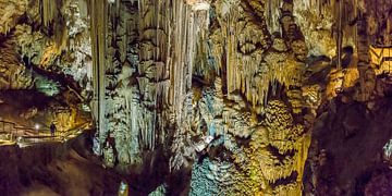 La stalactite Cueva de Nerja, Nerja, Andalousie, Espagne. sur Rene van der Meer