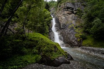 Waterval in de Franse Alpen van Barend Voerman