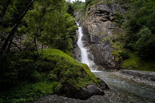Wasserfall in den französischen Alpen von Barend Voerman