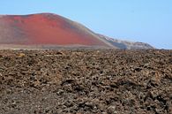 Vulkanisch Maanlandschap van Inge Hogenbijl thumbnail
