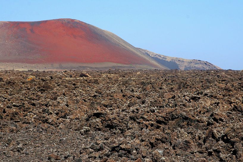 Vulkanische Mondlandschaft von Inge Hogenbijl