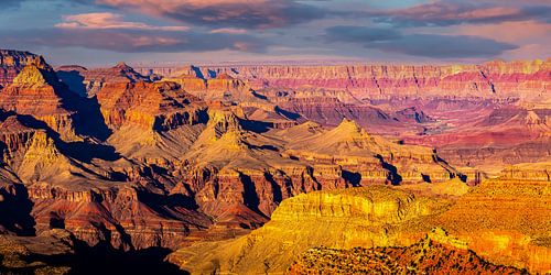 Panorama kleurrijke erosie bij Grand Canyon National Park in Arizona USA van Dieter Walther