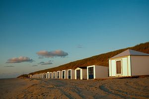 Chalets de plage au coucher du soleil