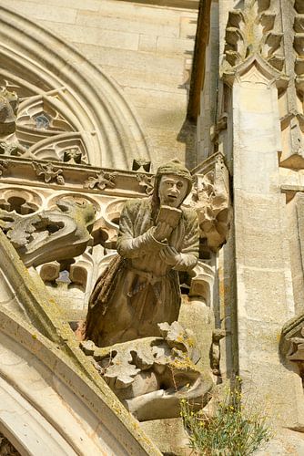 detail of Notre Dame in Epine, France