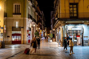 Oude stadsstraat Valencia van Dieter Walther