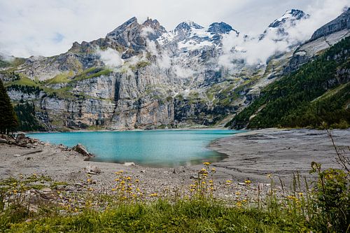 De Oeschinensee in Zwitserland, prachtig alpen meer!