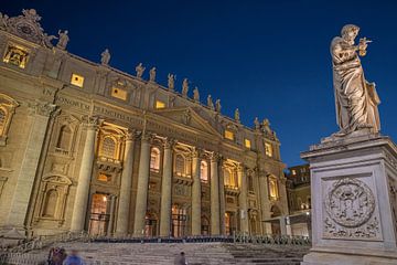 Rome (Vaticaanstad) - Sint-Pietersbasiliek bij nacht van t.ART