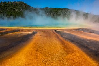 grand prismatic spring - yellowstone national park