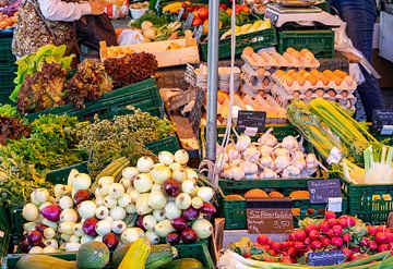 Verse groenten op de wekelijkse markt van Animaflora PicsStock