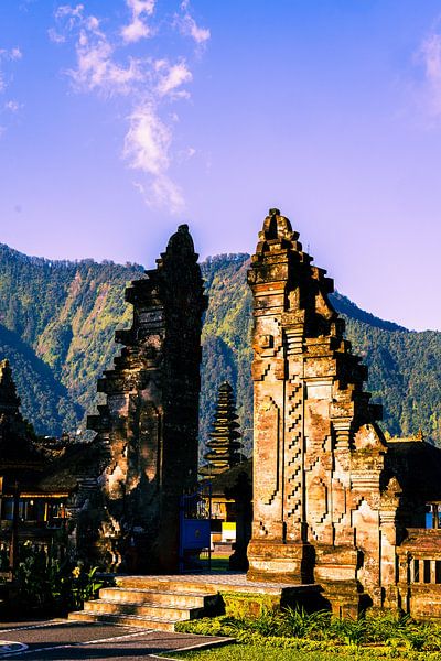 Bali by Hello Pompoyo