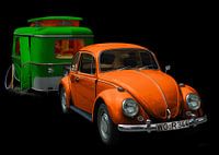 VW 1300 met Eriba Familia caravan in groen & oranje
