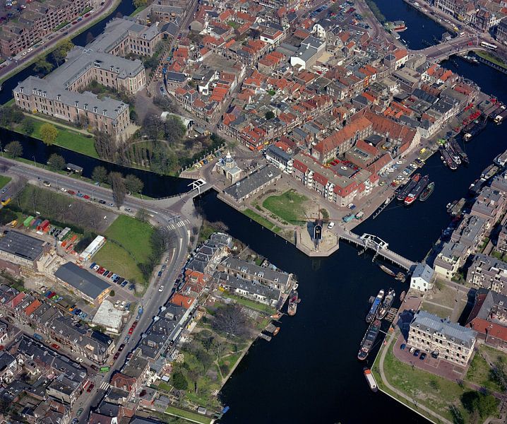 1987: Historical aerial photograph of the city of Leiden by Frans Rombout