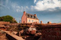 Pink house on the granite coast