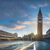 Markusplatz bei Sonnenaufgang. Venedig, Italien von Stefano Orazzini