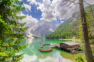 Pragser Wildsee oder Pragser Wildsee in den Dolomiten