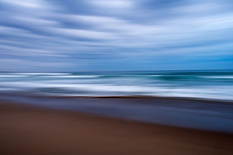 Sea in motion by Guy Lambrechts Photography