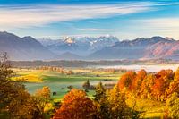 Herbst über Murnauer Moos mit Blick auf Zugspitze