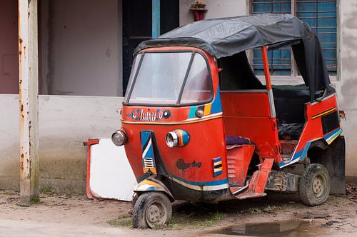 Pousse-pousse motorisé avec pneu crevé