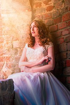 princess in white dress by Kaylee Verschure