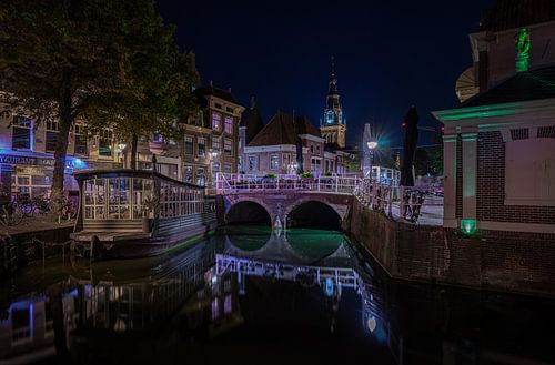 Alkmaar, gracht, oude brug en waag gebouw
