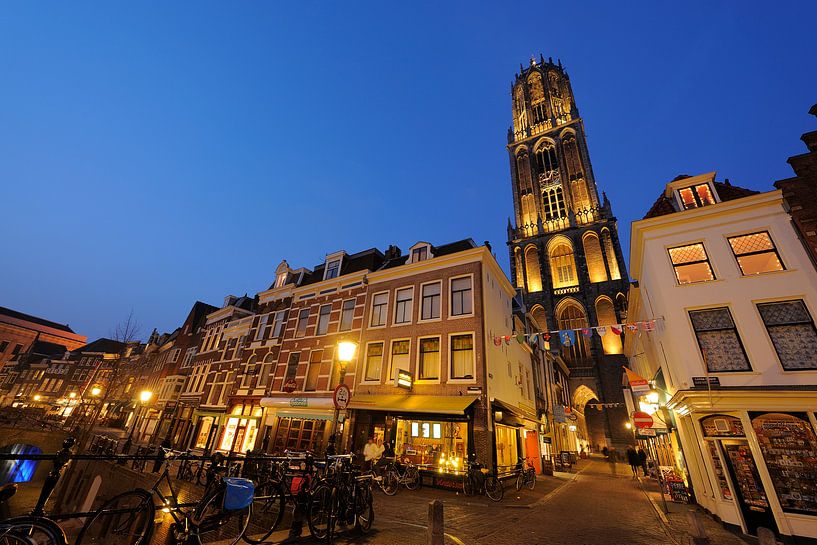 Vismarkt et Servetstraat avec la tour Dom à Utrecht par Donker Utrecht