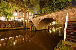 Weesbrug over Oudegracht in Utrecht van Donker Utrecht