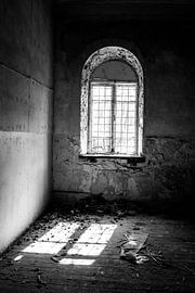 Light in darkness by Diana Kors