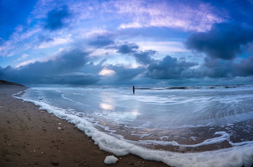Stürmischer Abend an der Nordsee von Michel Knikker