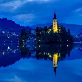 Magisches Bled in der Abenddämmerung von Marcel Tuit