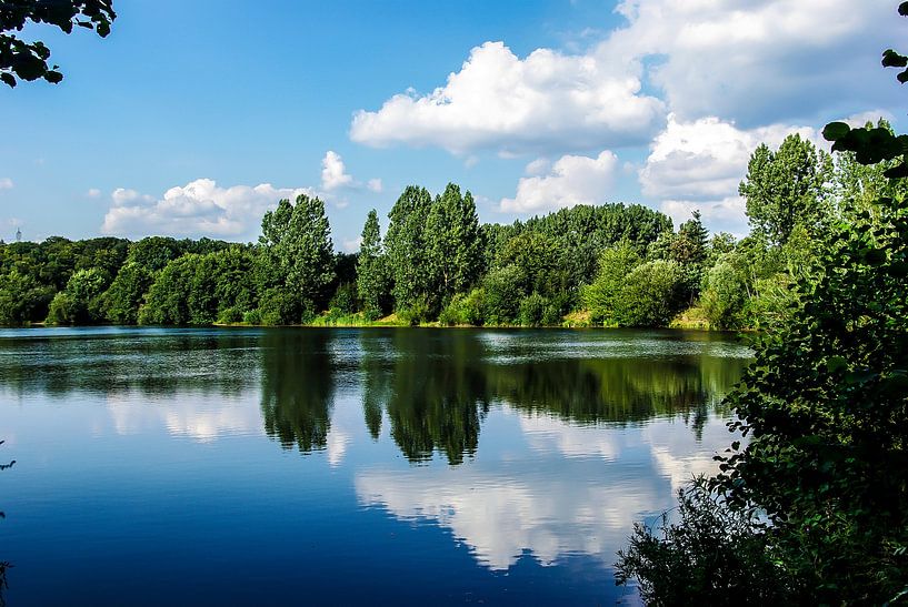 Idyllic little lake by Norbert Sülzner