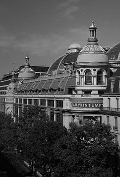 Au Printemps Paris