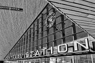 Rotterdam Centraal stationsklok van Rob van der Teen thumbnail