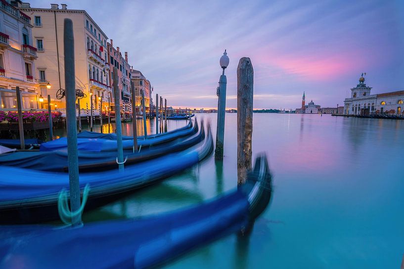 Blaue Stunde in der Lagune, Venedig, Italien von Aloke Design