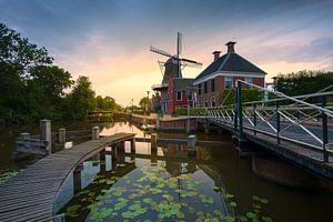 Avondrust bij de molen en steiger van Onderdendam