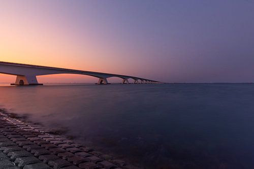 Das Zeelandbrug während eines schönen Sonnenuntergangs von Fabrizio Micciche
