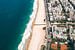Uitzicht over de zee en stranden van Rio de Janeiro Ipanema en Leblon  vanuit helicopter van Michiel Dros