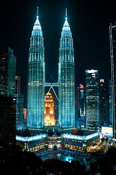 Petronas Twin Towers by Rene scheuneman