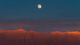 Twilight Coronation by Camera Glimpse